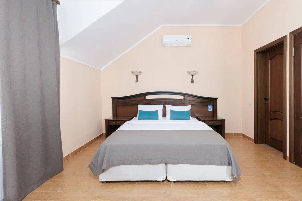 rooms-connect-standard-mansard-with-balcony-nirvana