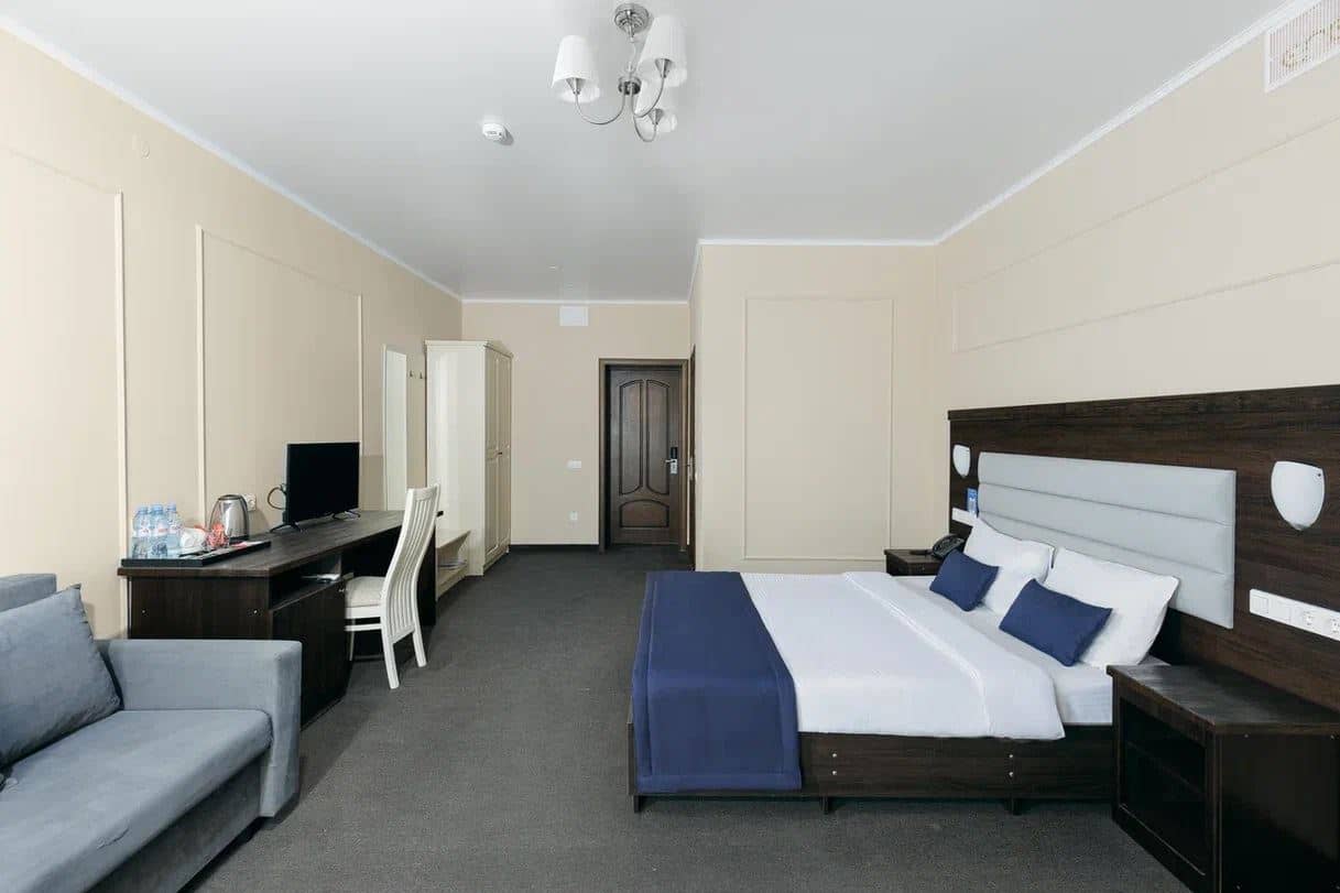rooms-superior+-with-balcony