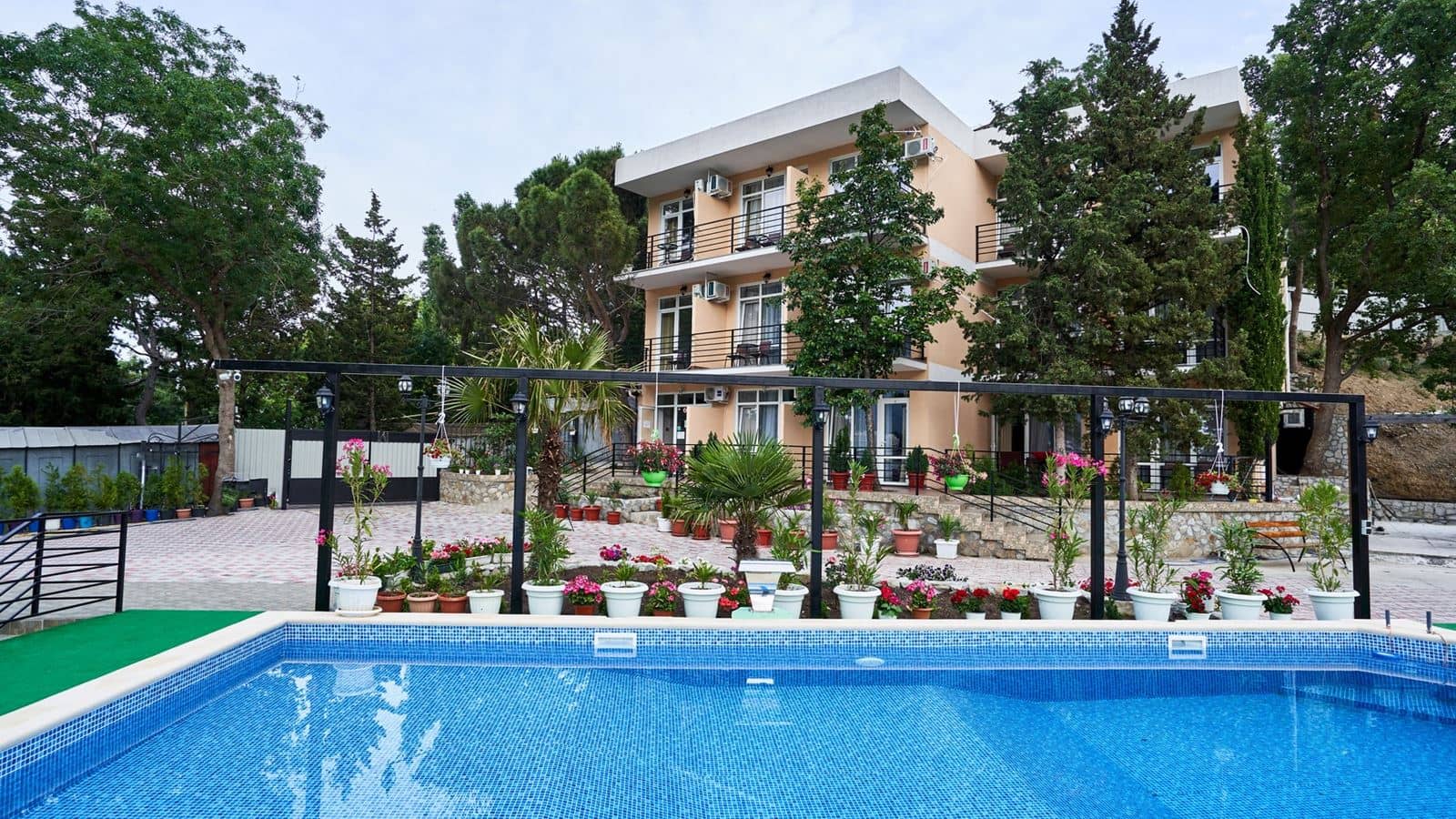 pools-outdoor-pool