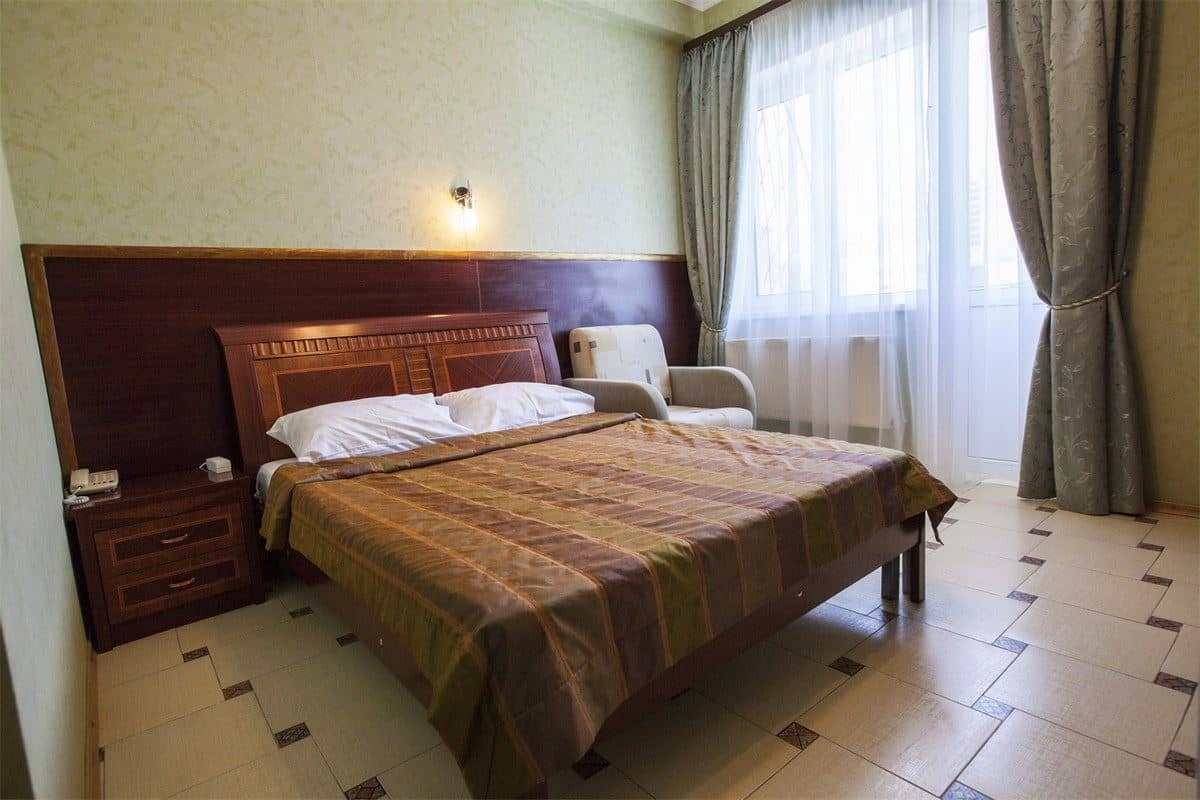 rooms-standard-double-room-with-balcony
