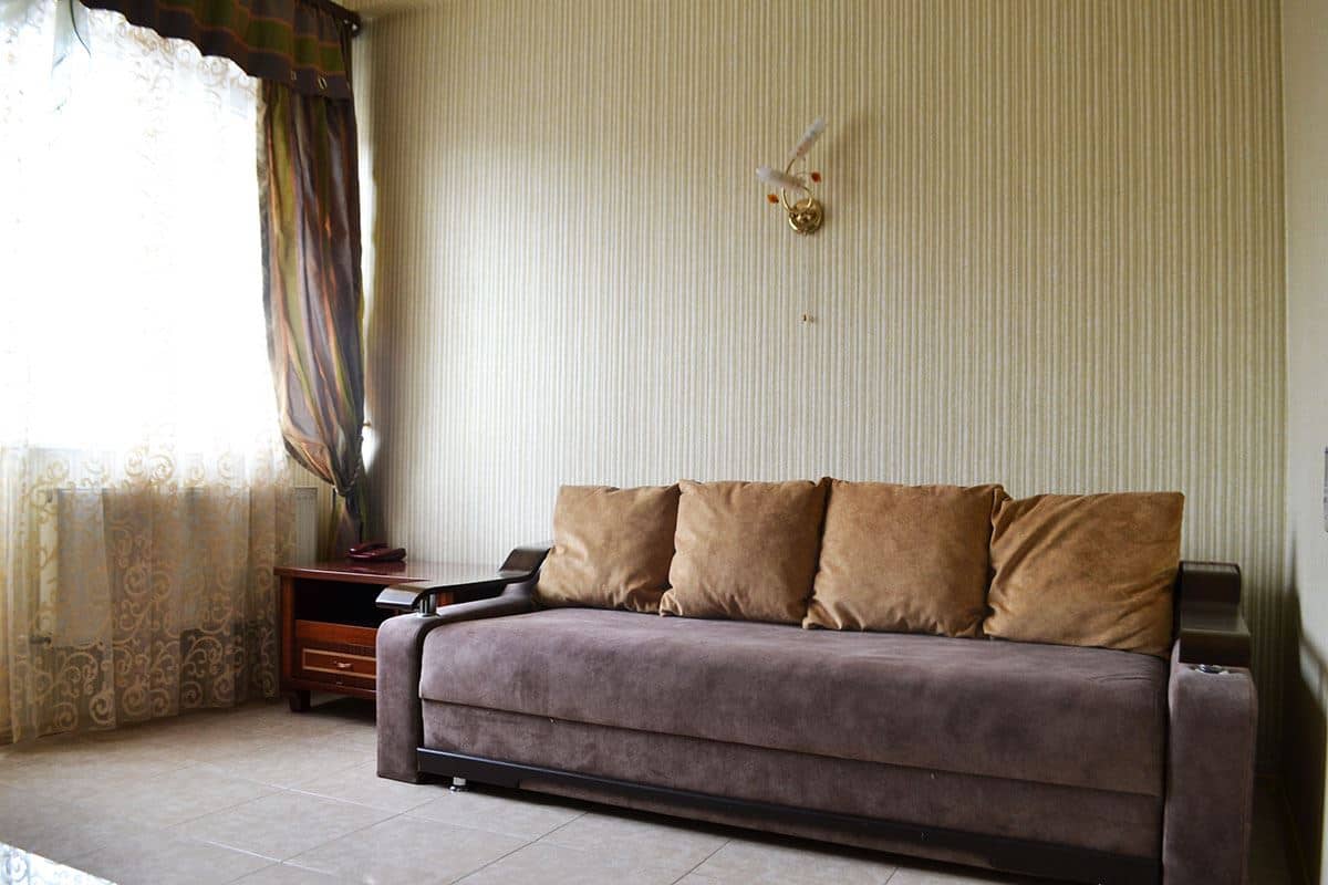 rooms-suite-triple-tworoom-apartment-with-a-balcony