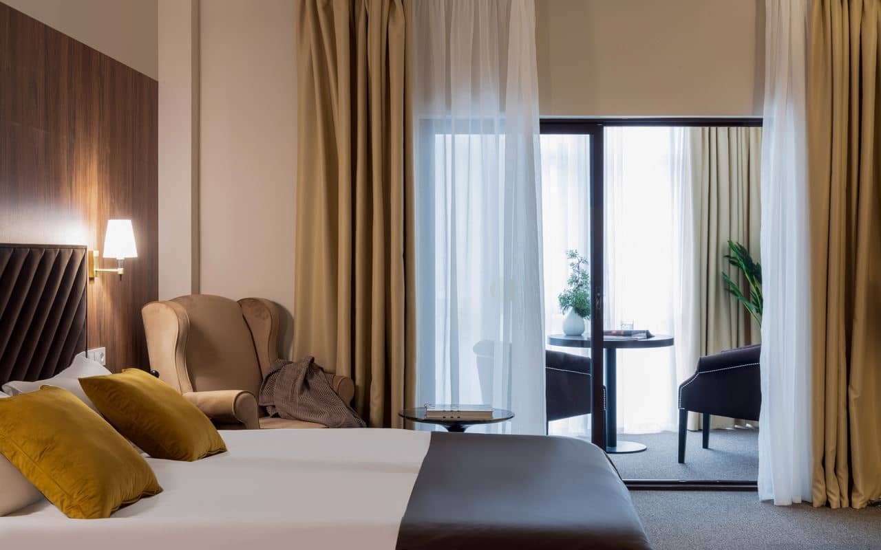 rooms-delux-balkon