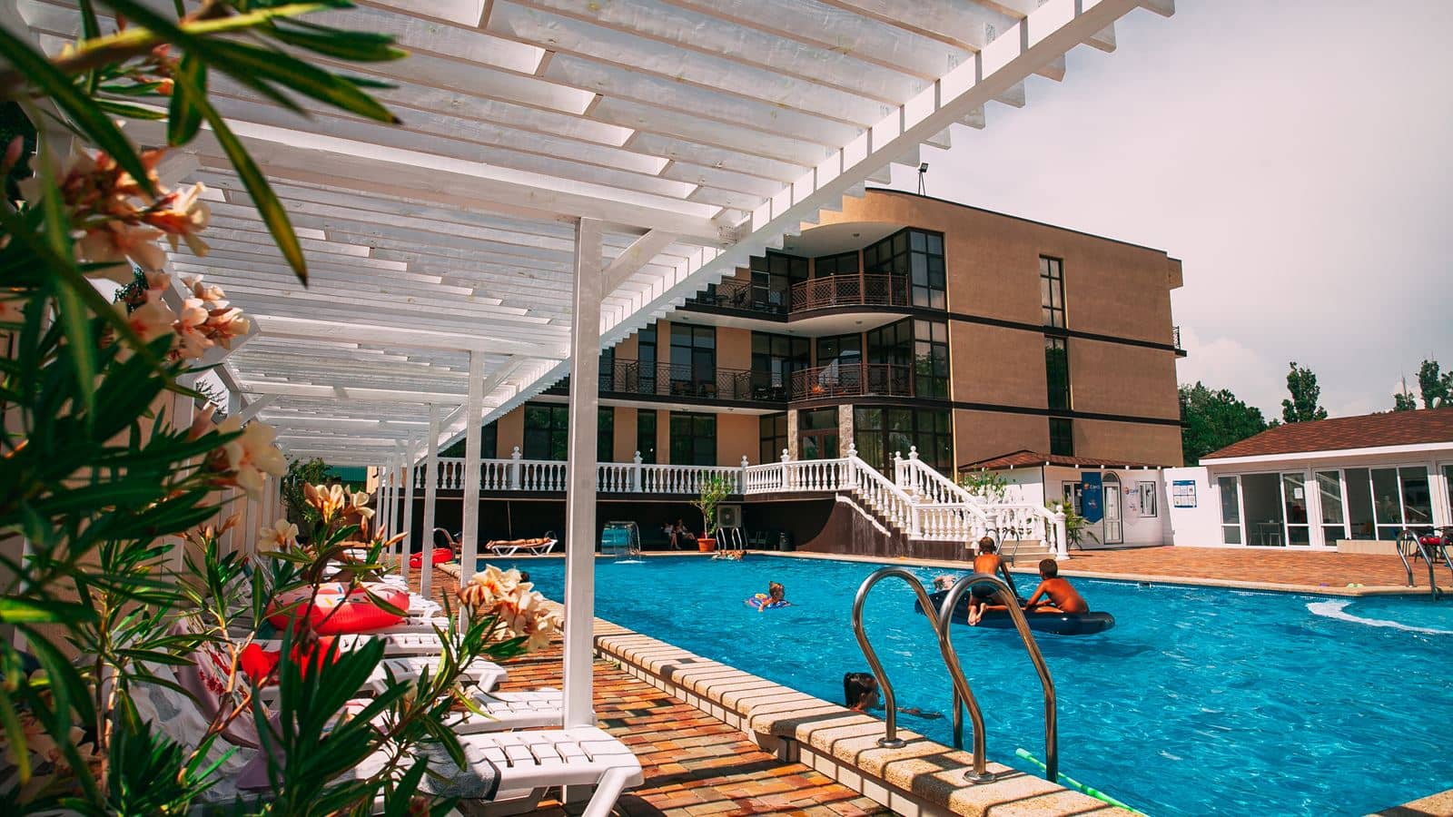 pools-outdoor-pool
