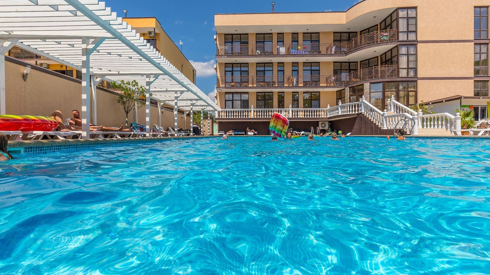 pools-outdoor-pool