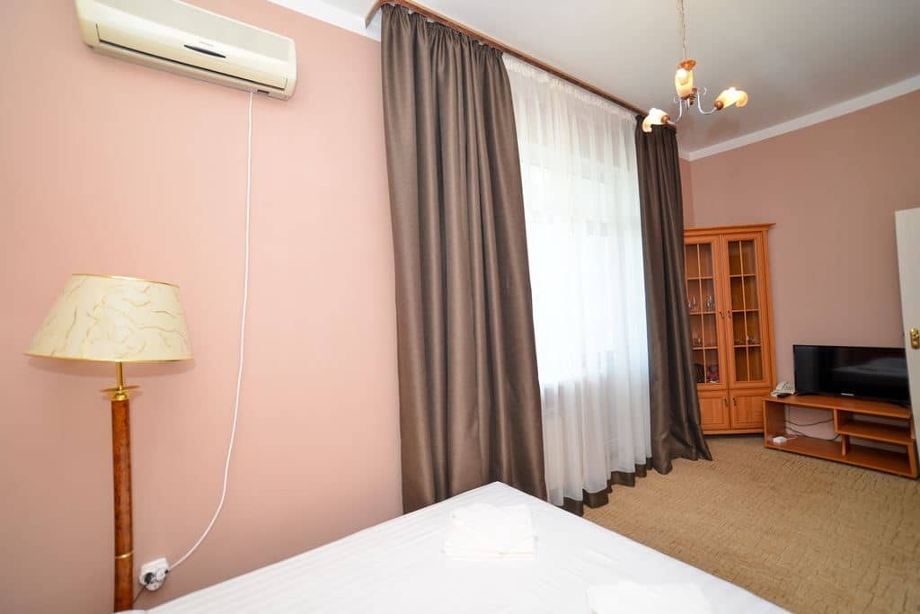 rooms-suite-junior-2-rooms-with-kitchenette