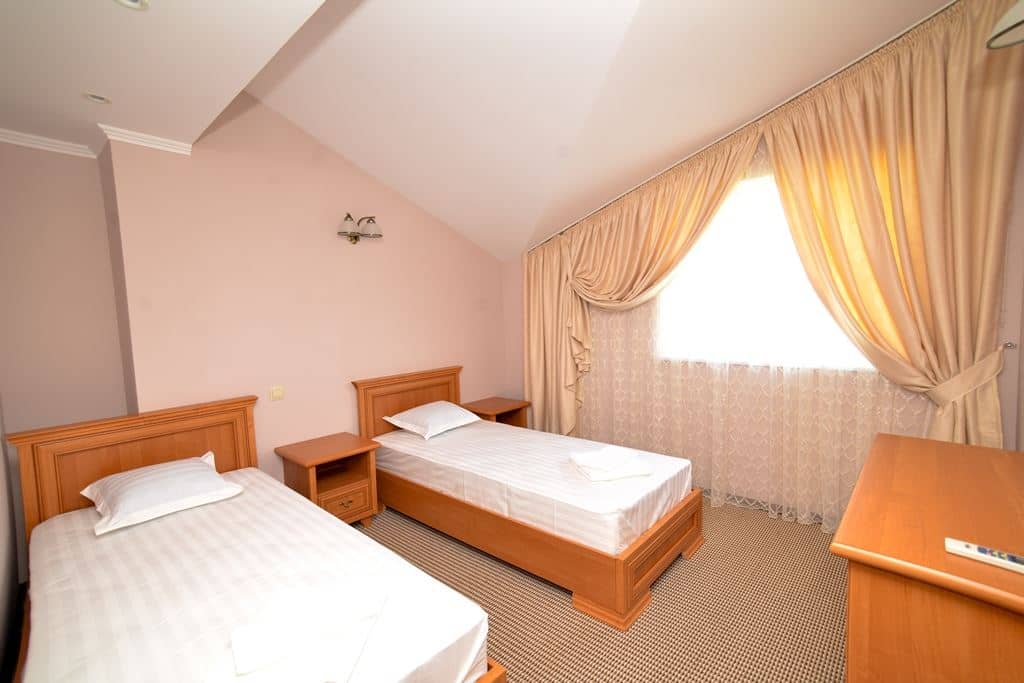 rooms-room-family-3-bedrooms