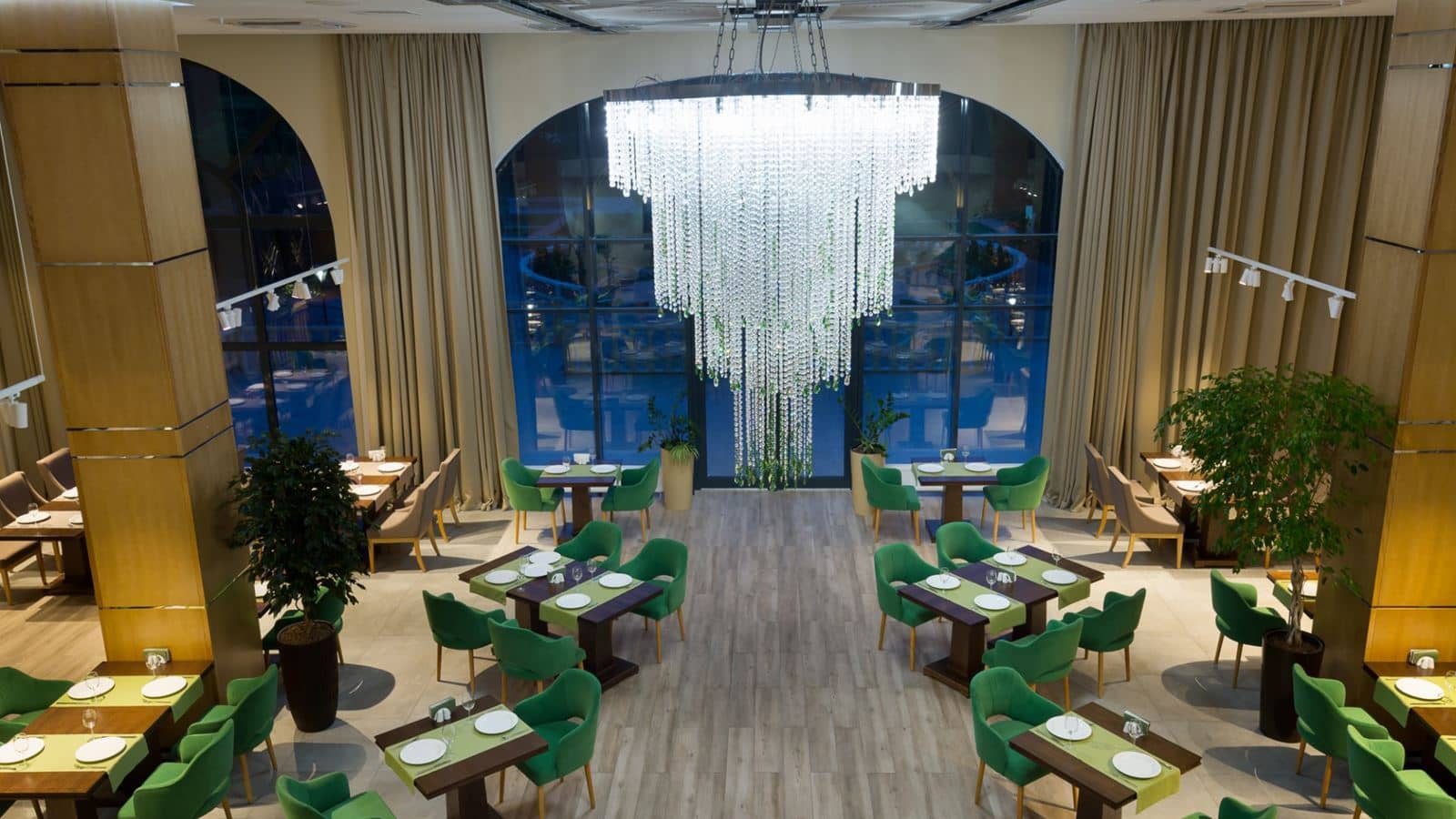 restaurants-meals-hills