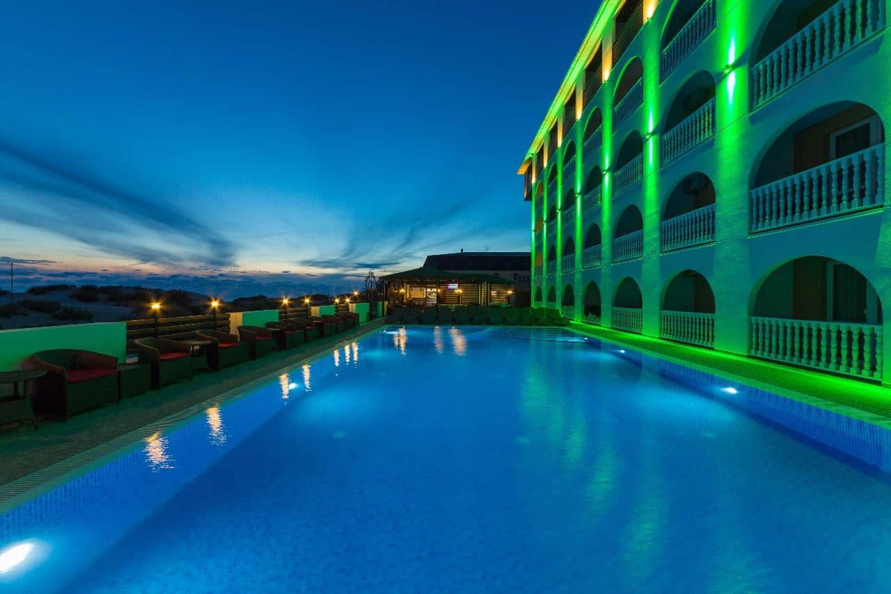 pools-outdoor-pool