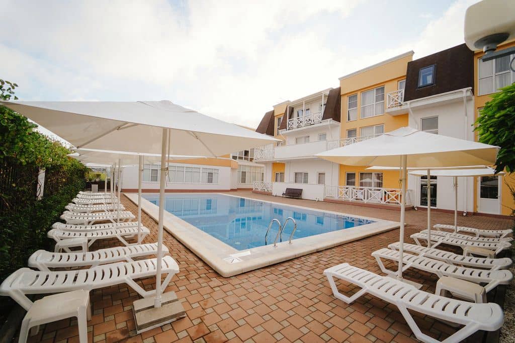 pools-outdoor-pool