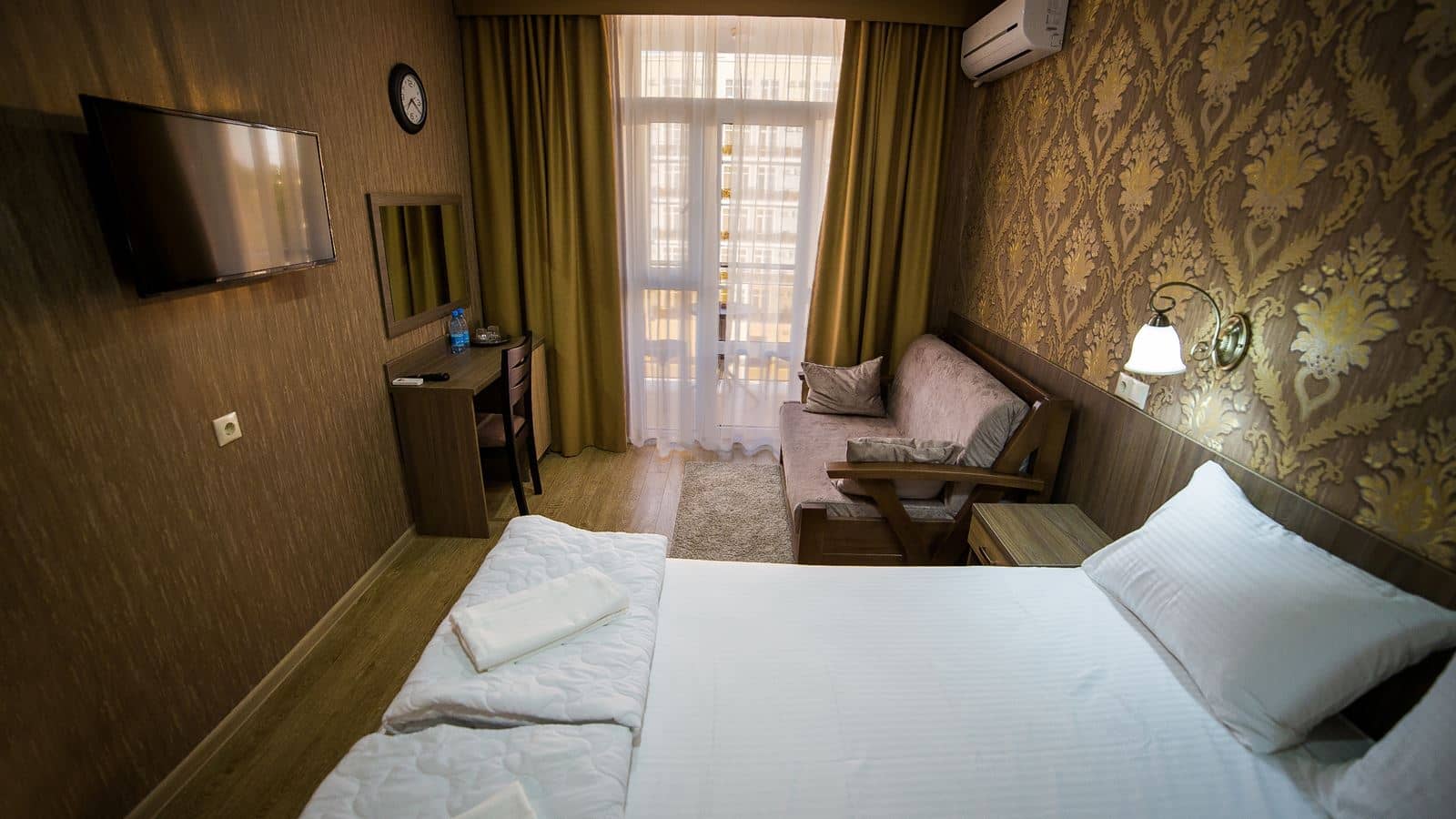 rooms-family-room