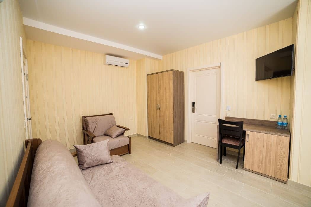 rooms-family-room