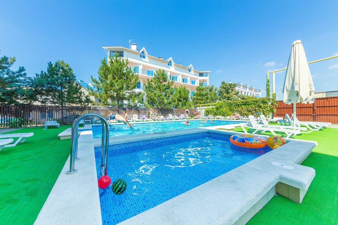 pools-outdoor-pool