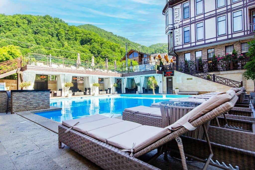 pools-outdoor-pool
