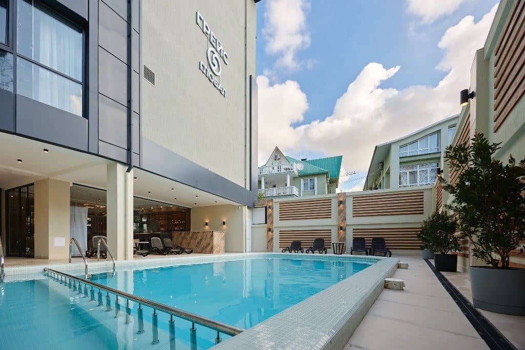 pools-outdoor-pool