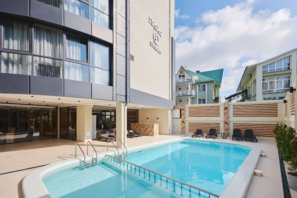 pools-outdoor-pool