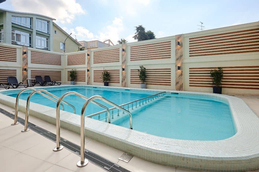 pools-outdoor-pool