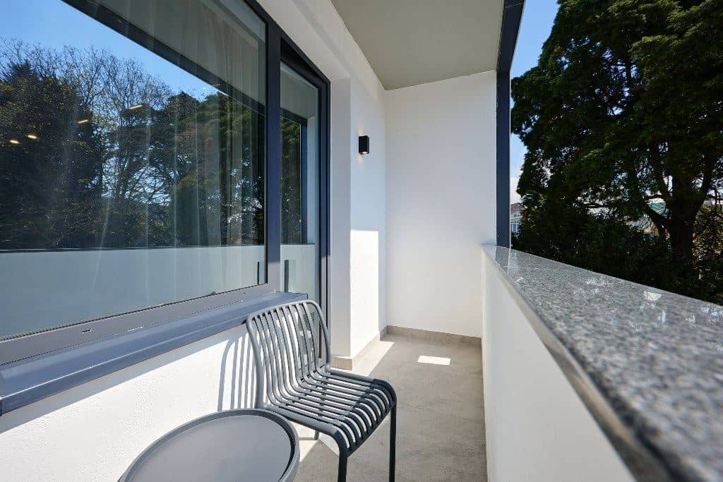 rooms-standar-superiosr-wirh-balcony-+-extra-bed