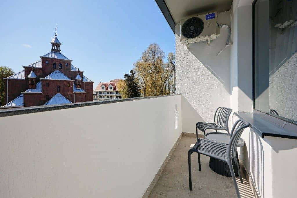 rooms-standar-superiosr-wirh-balcony-+-extra-bed