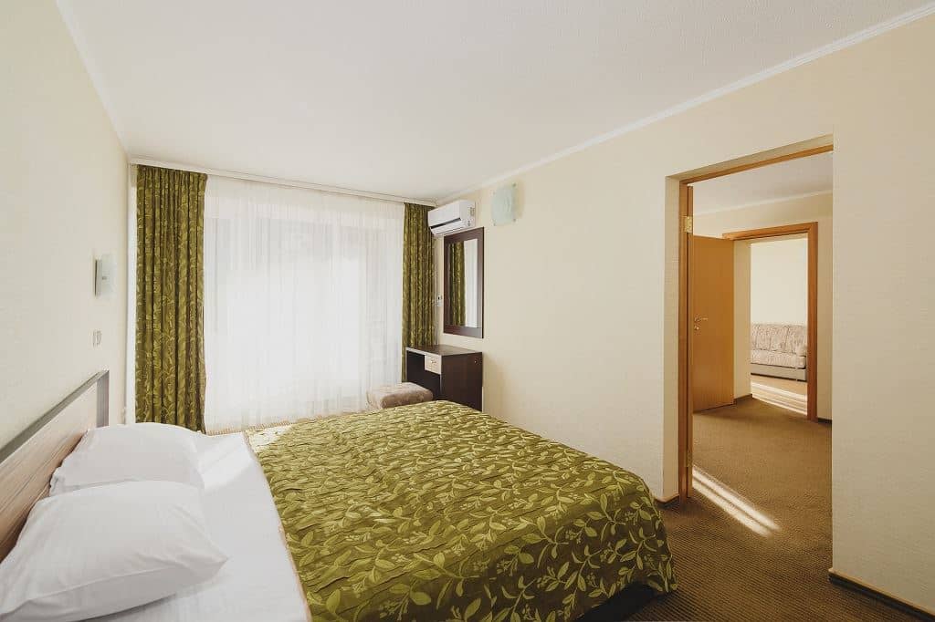 rooms-triple-room