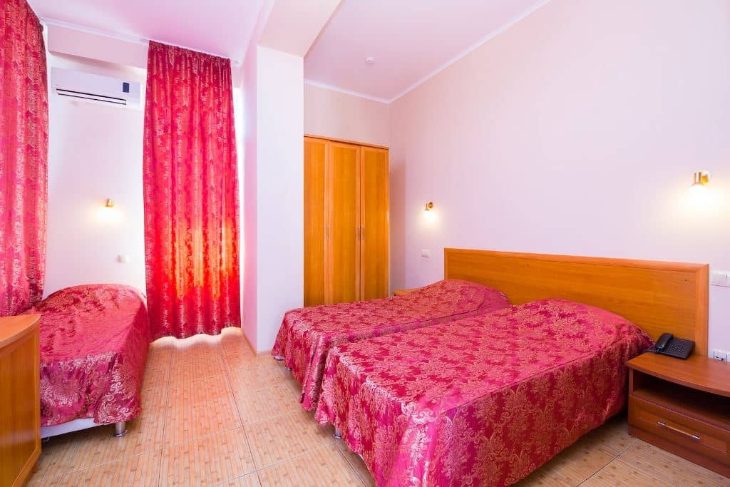 rooms-standart-for-4-persons-balcony