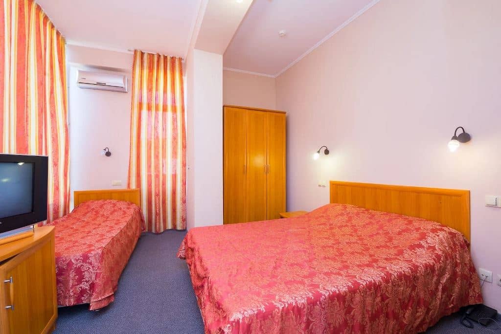 rooms-triple-balcony