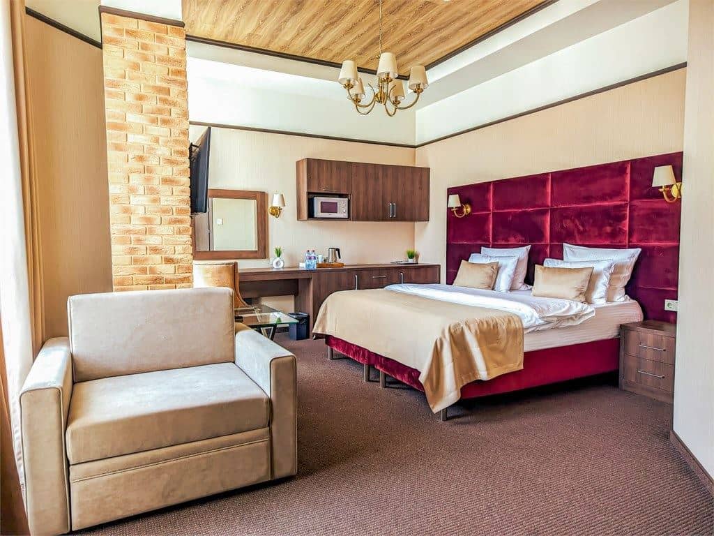 rooms-family-delux-with-balcony