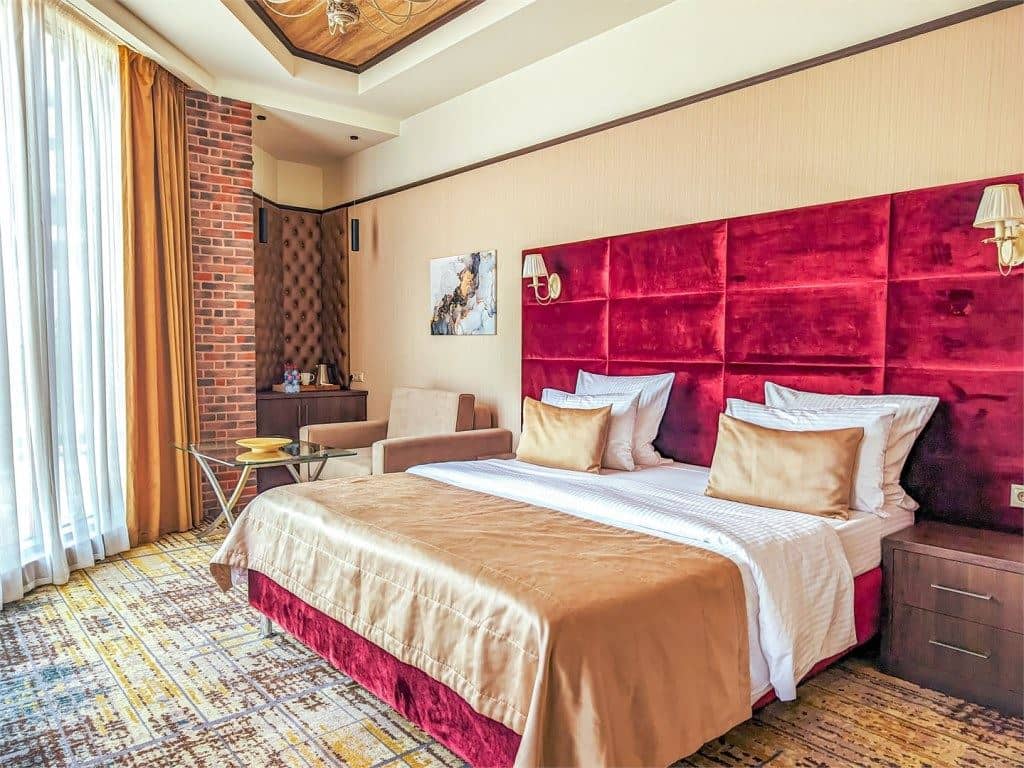 rooms-polu-lux