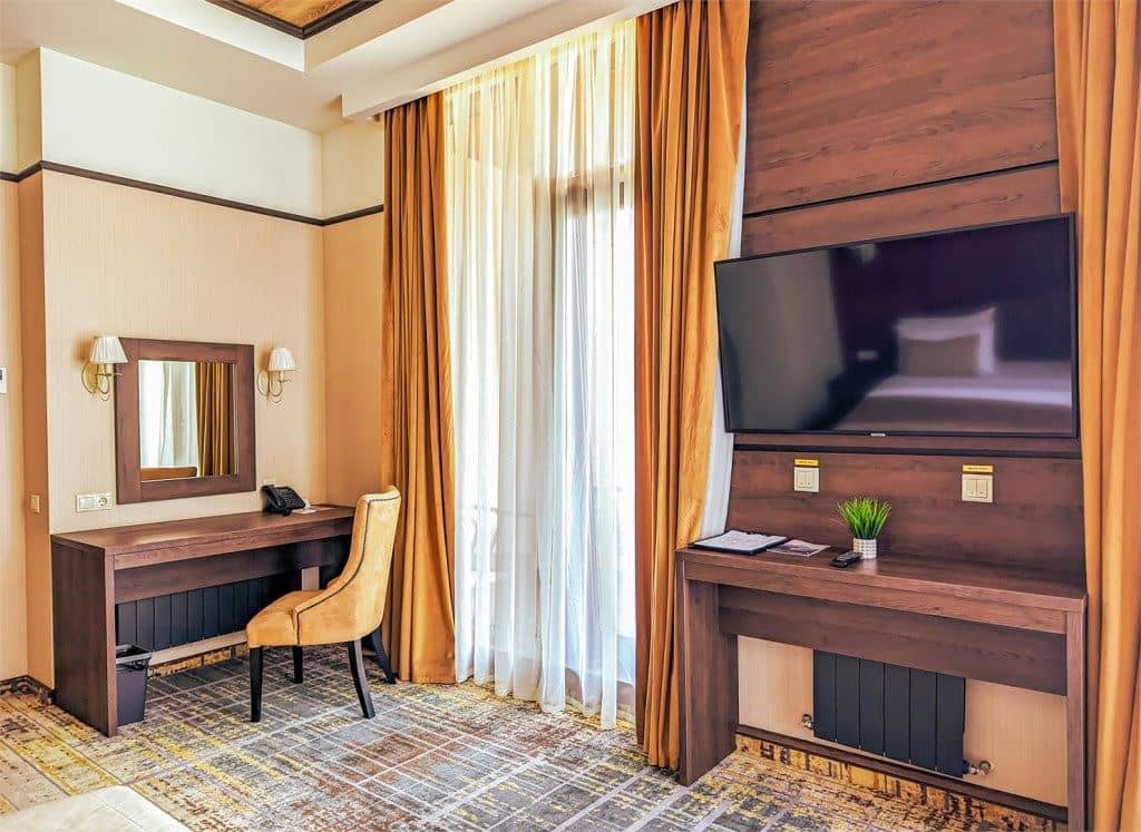 rooms-polu-lux
