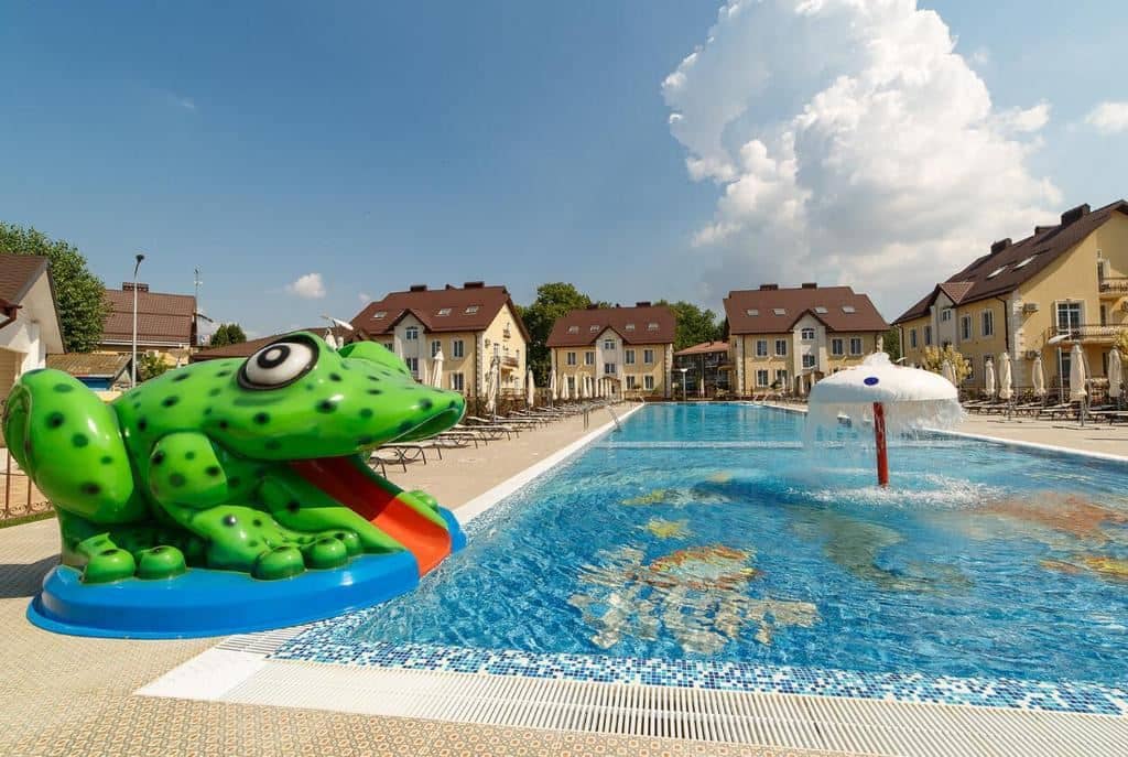 pools-outdoor-pool