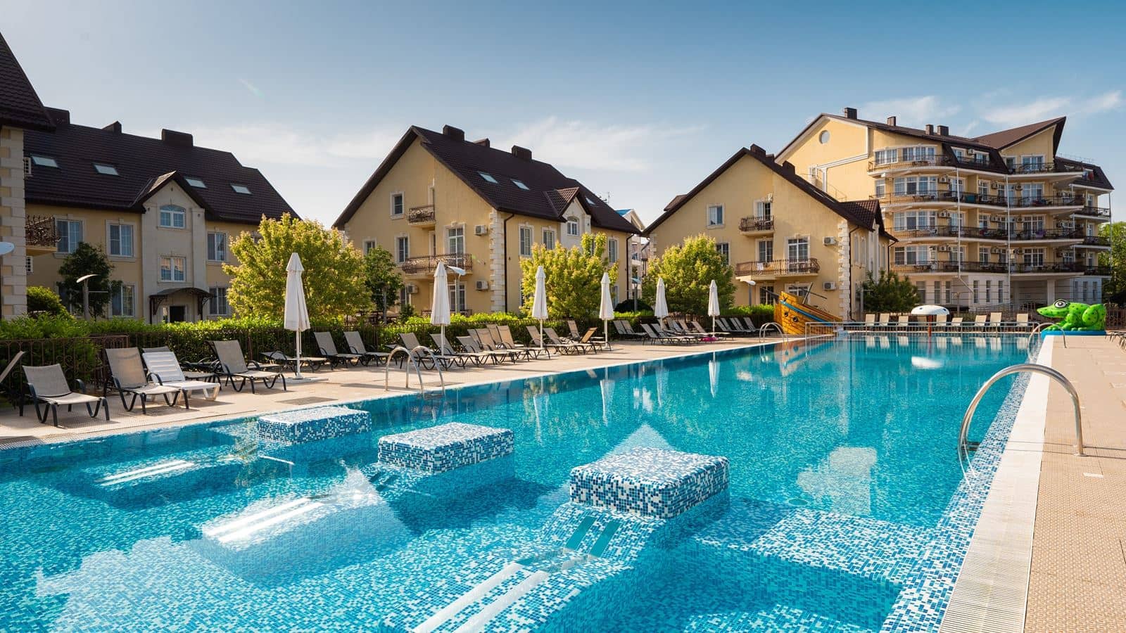 pools-outdoor-pool