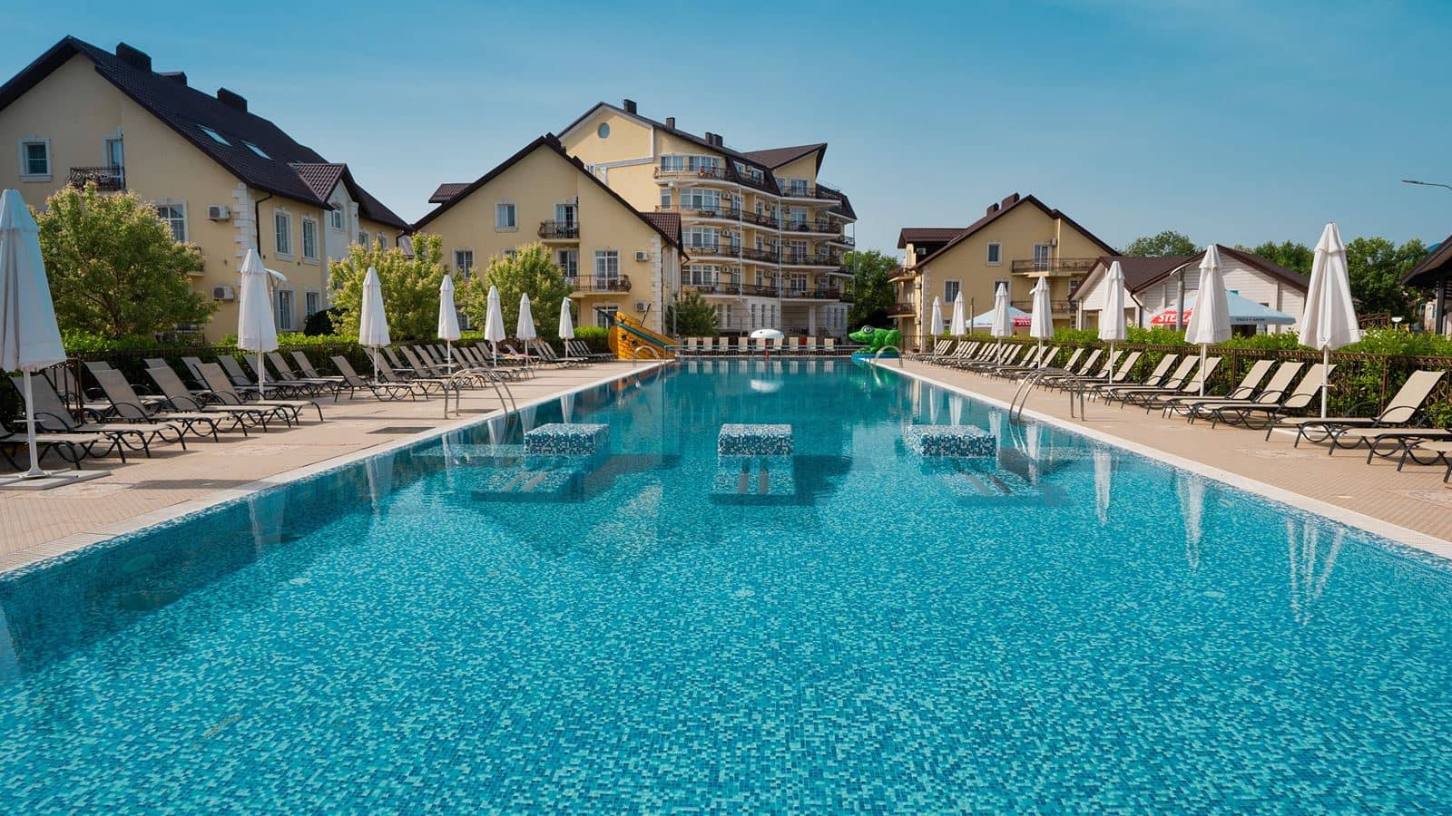 pools-outdoor-pool