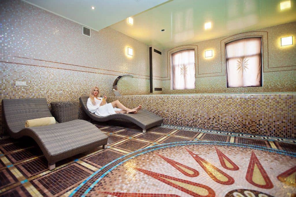 pools-indoor-pool