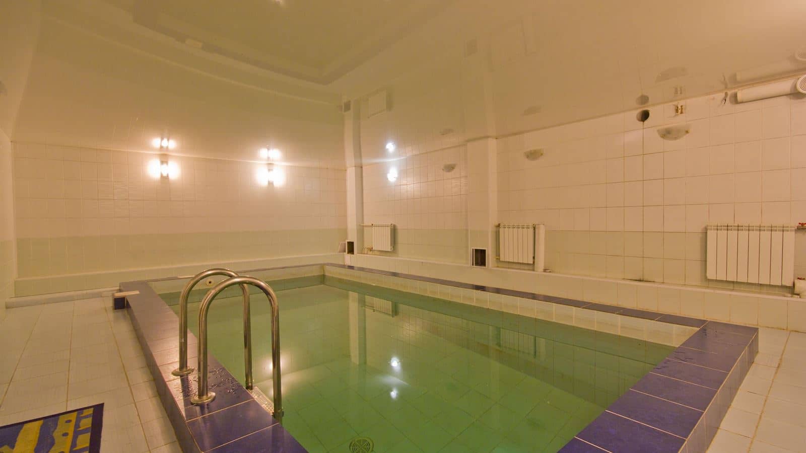 pools-indoor-pool