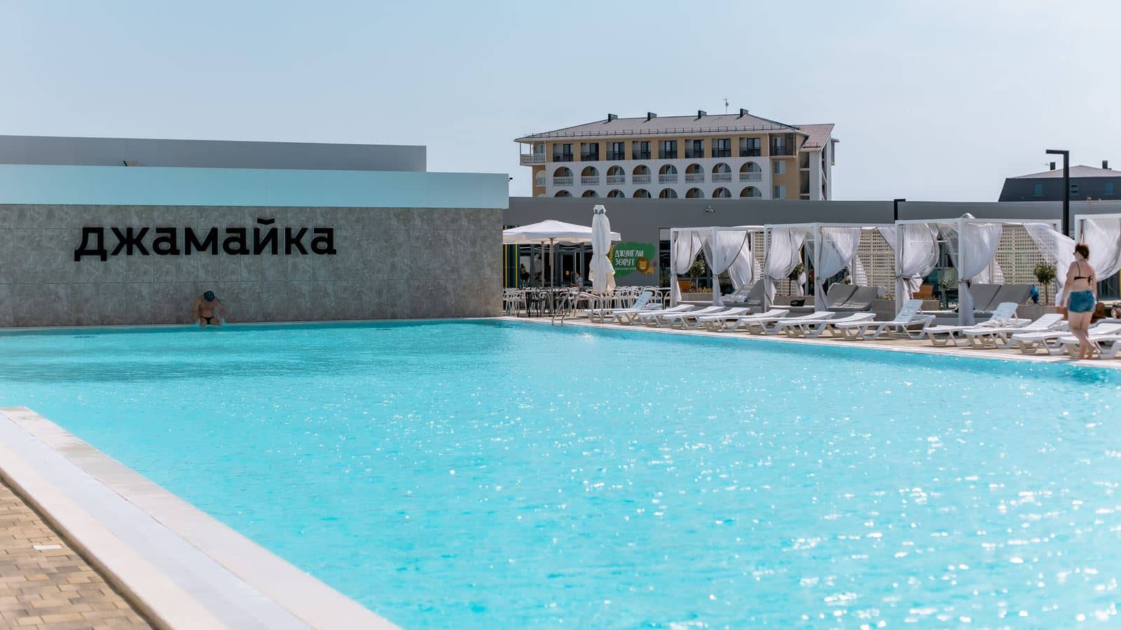 pools-outdoor-pool