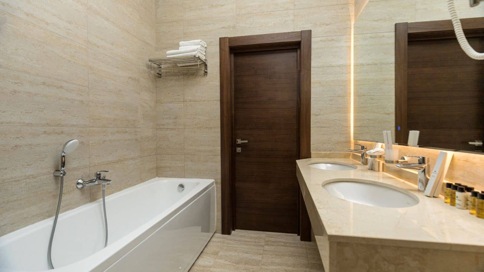 rooms-king-suite