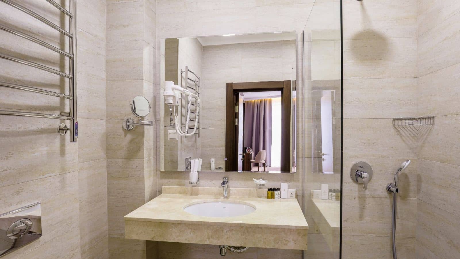 rooms-suite-junior-2-bedrooms