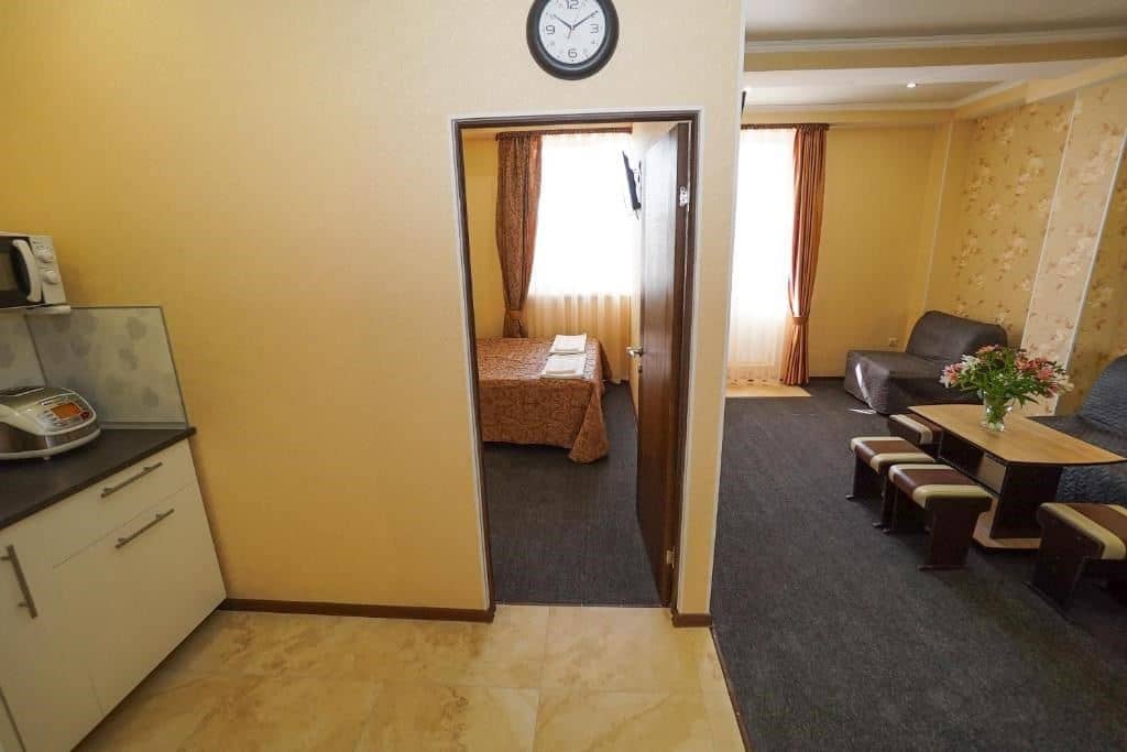 rooms-lux-s-balkonom