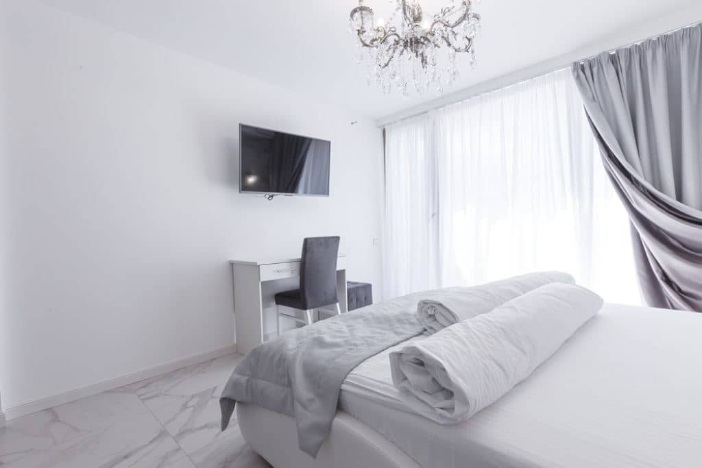 rooms-senior-suite
