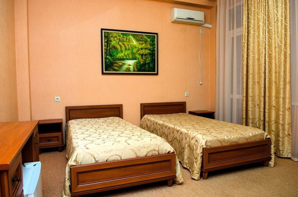 rooms-economy