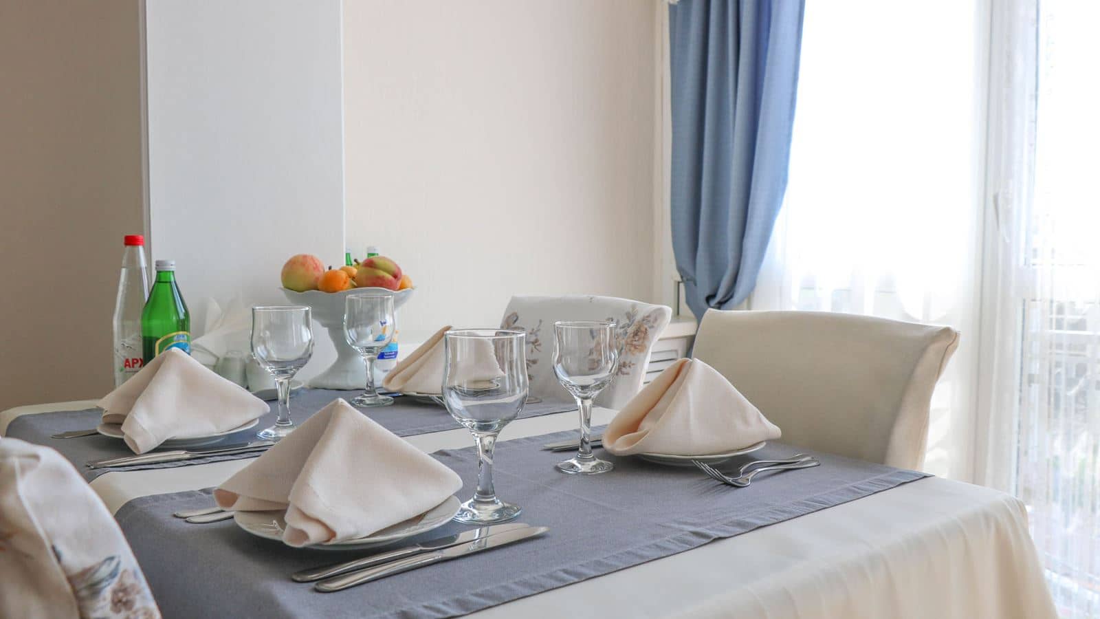 restaurants-restaurant