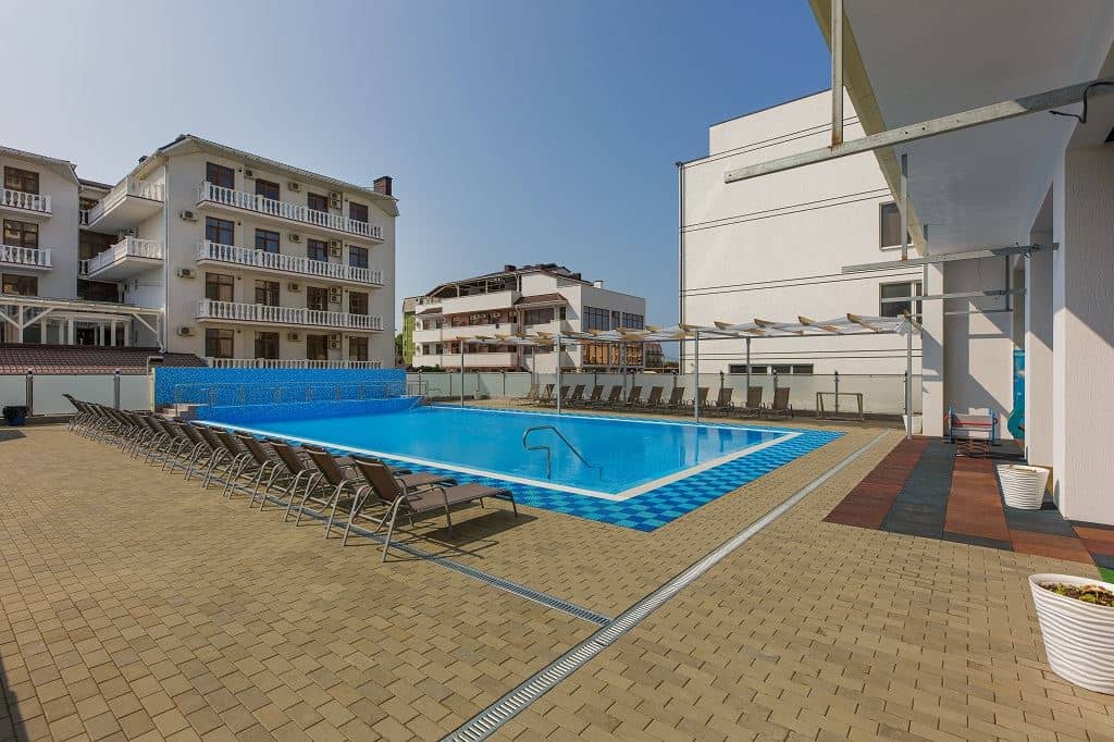pools-outdoor-pool