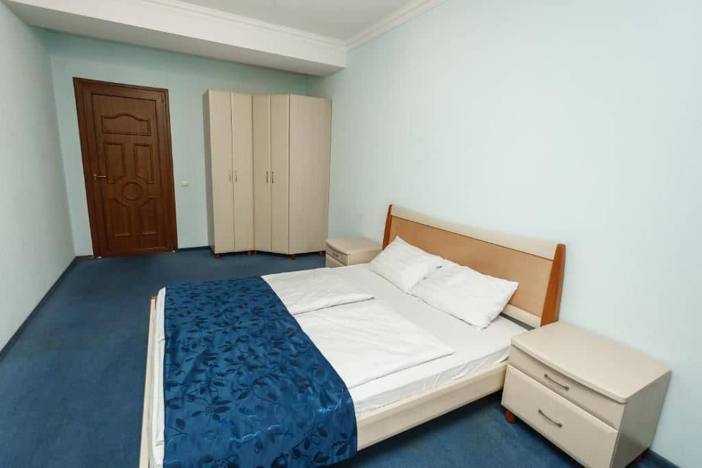 rooms-classic-room