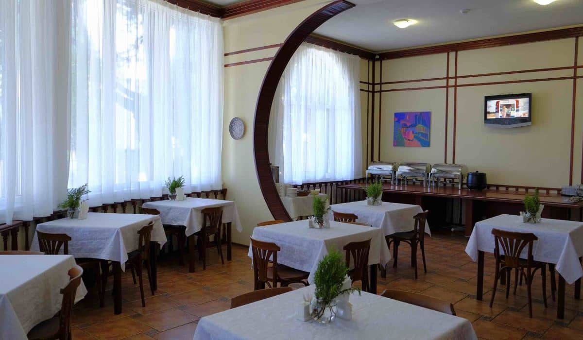 restaurants-restaurant