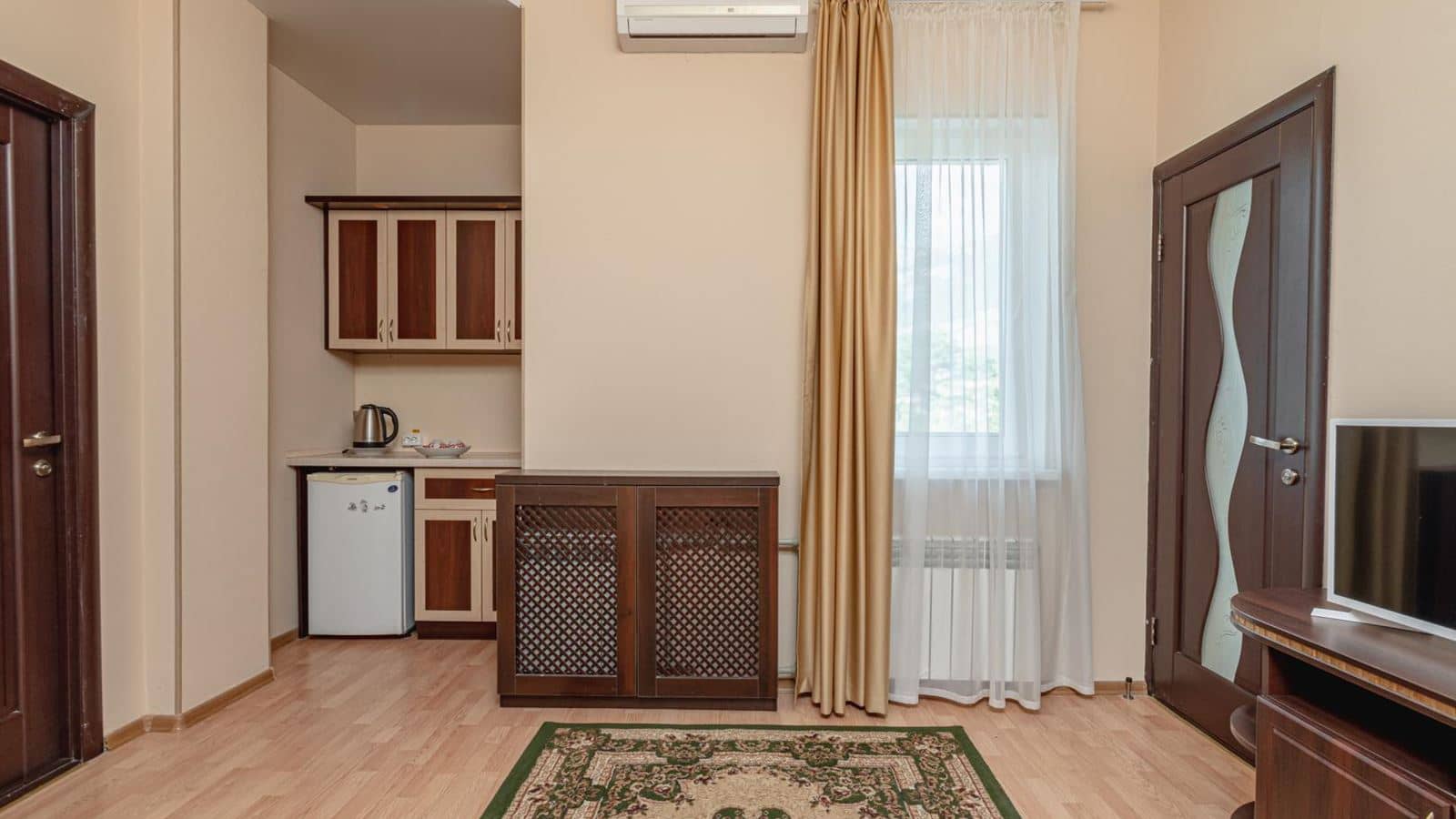 rooms-luxury-room