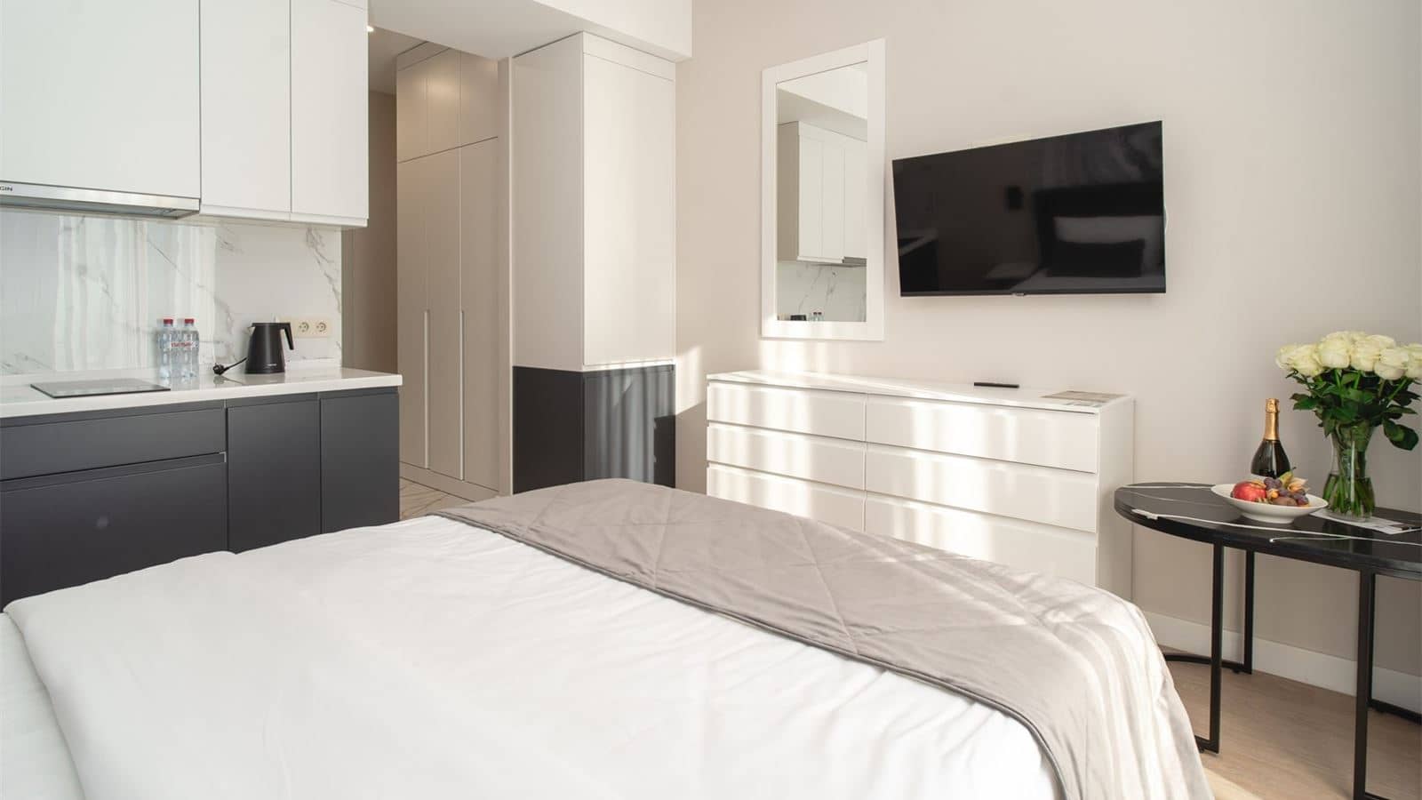 rooms-studio-pool