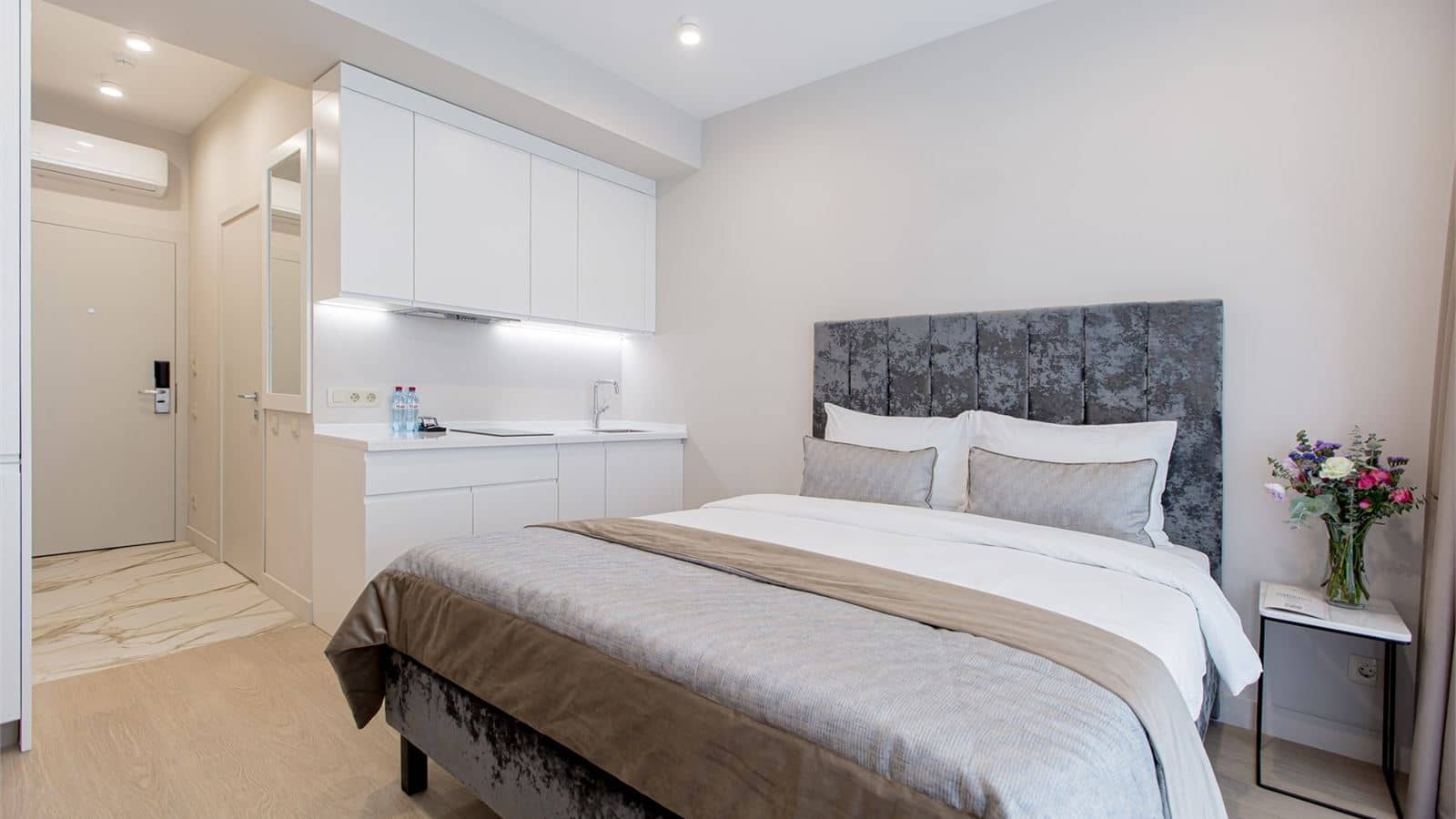 rooms-studio-pool