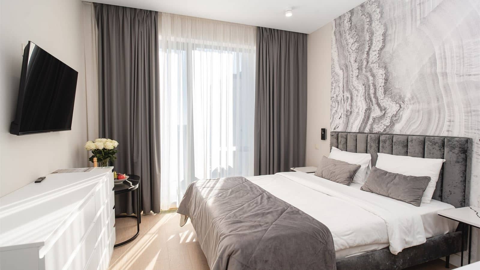 rooms-studio-pool