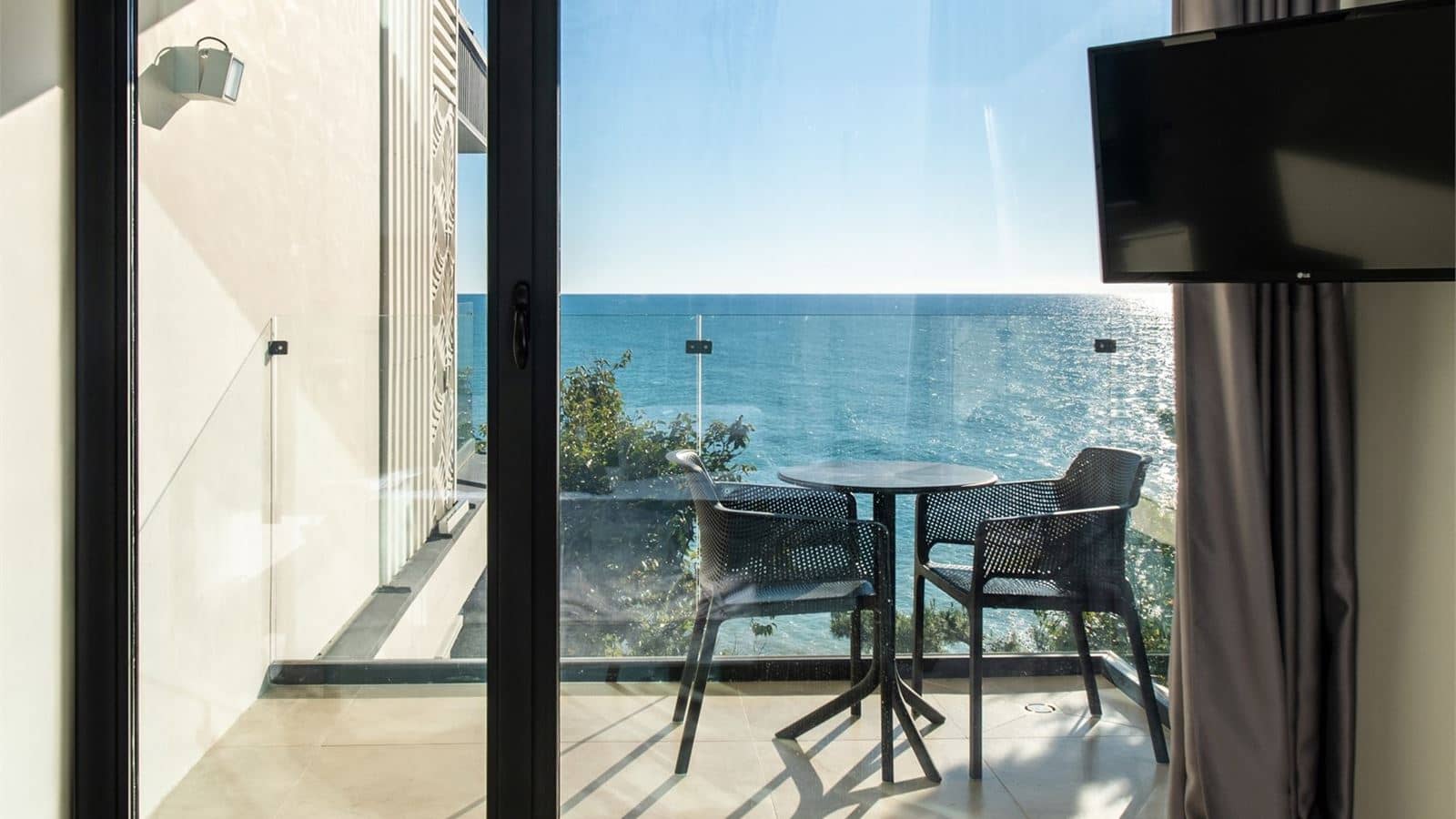 rooms-delux-sea