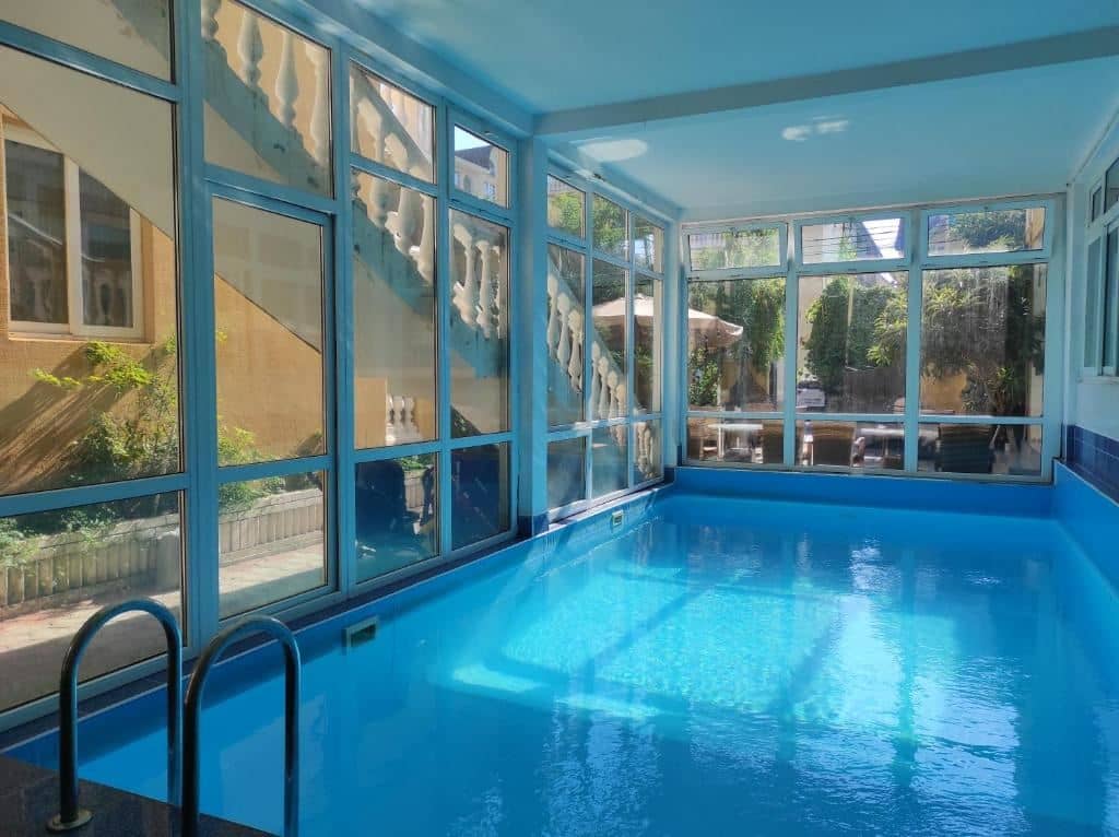 pools-indoor-pool