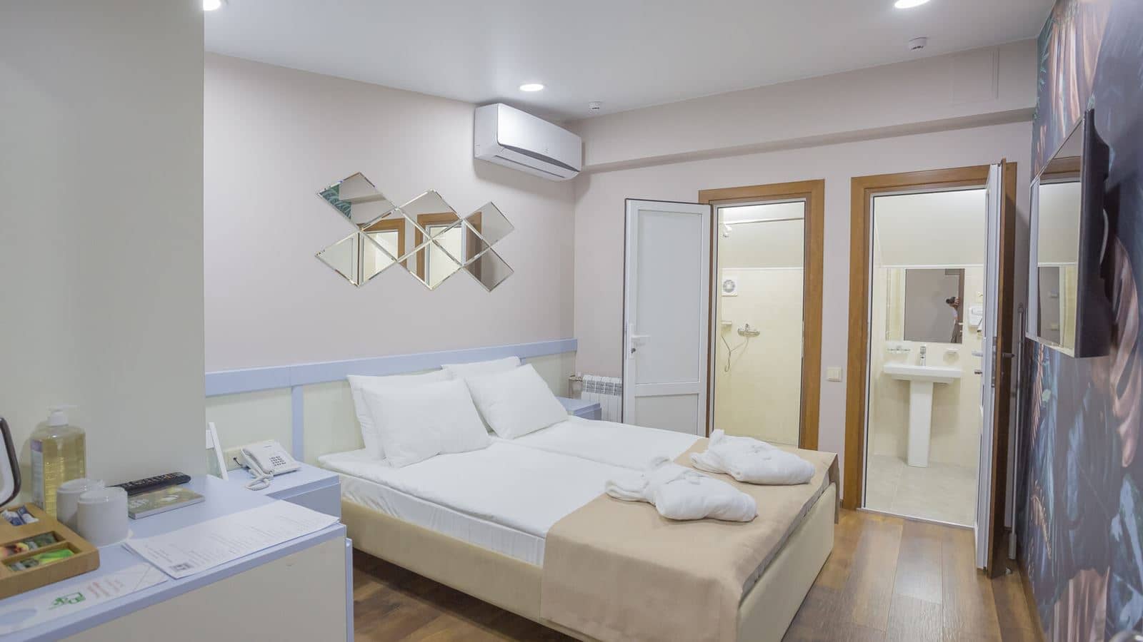 rooms-2bed-attic